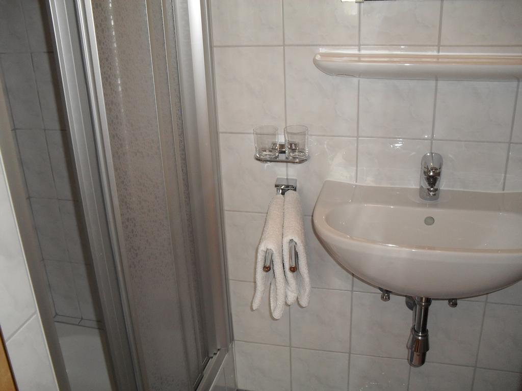 Apart Edi Kappl  Cameră foto